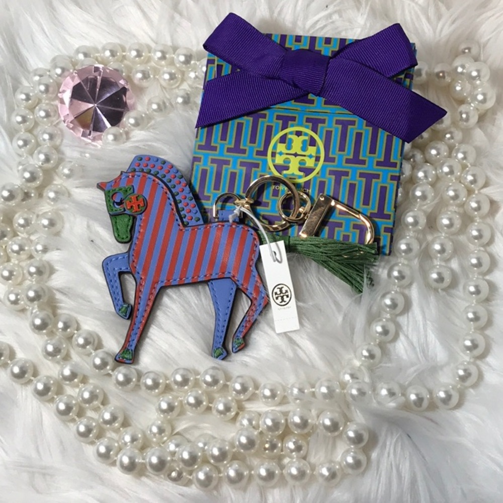 Gift! Authentic Tory Burch striped horse keychain - Picture 5 of 6